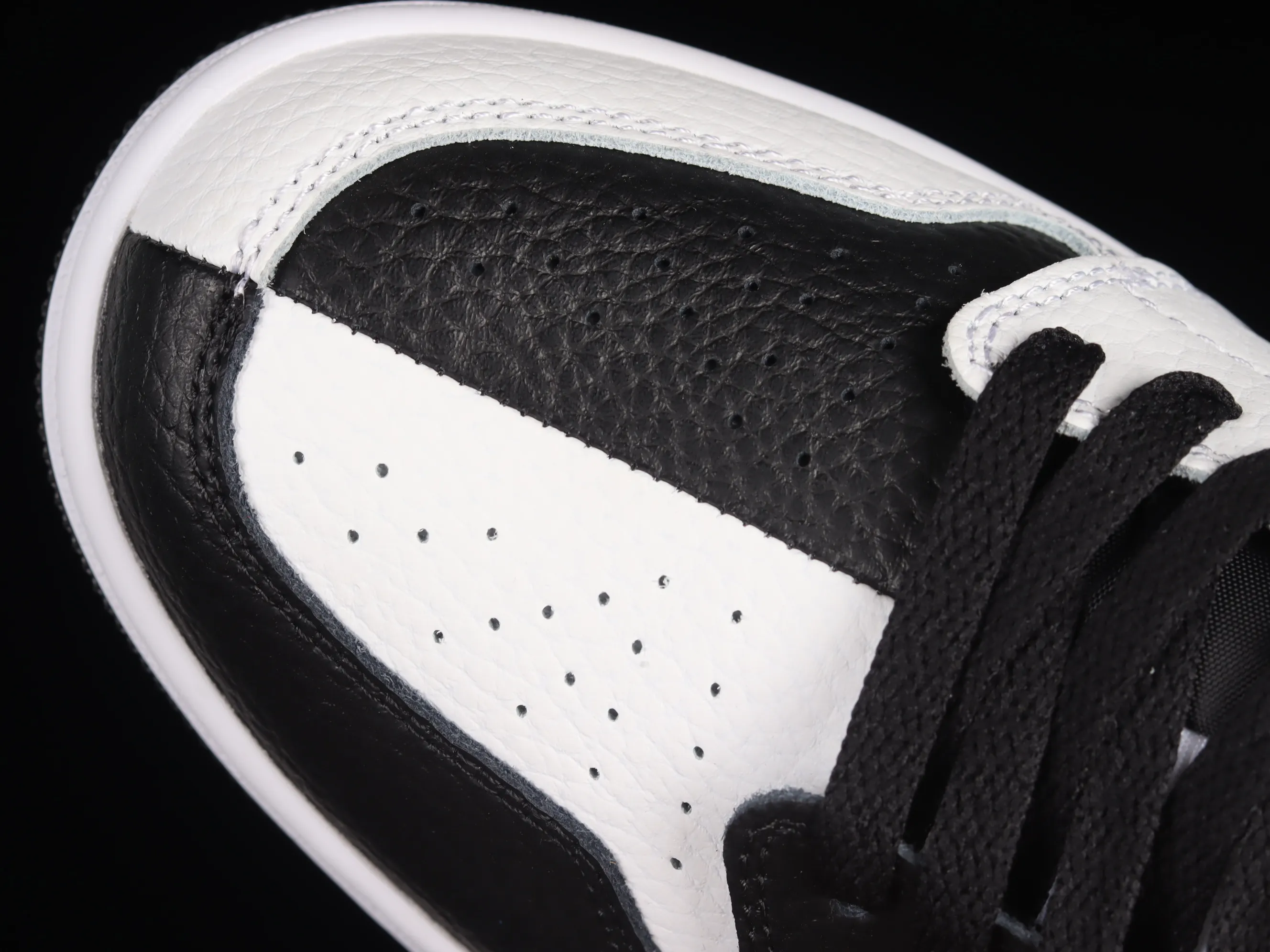 All Categories Air Jordan Jordan Series Basketball Shoes Air Jordan 1 Mid Air Jordan 1 Mid "Homage" AJ1 Joe 1 Black and White Panda China Basketball Shoes DR0501-101